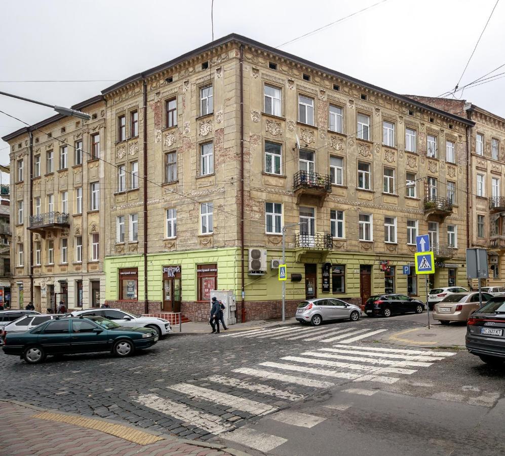 Golden Violin ! Apartments Lviv S Екстер'єр фото