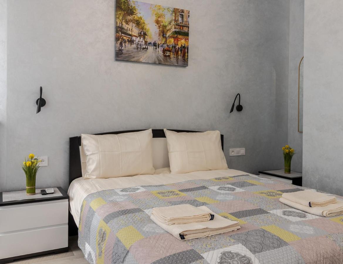 Golden Violin ! Apartments Lviv S Екстер'єр фото
