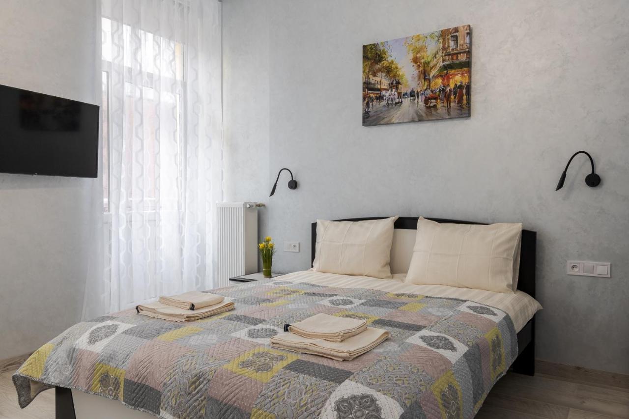 Golden Violin ! Apartments Lviv S Екстер'єр фото