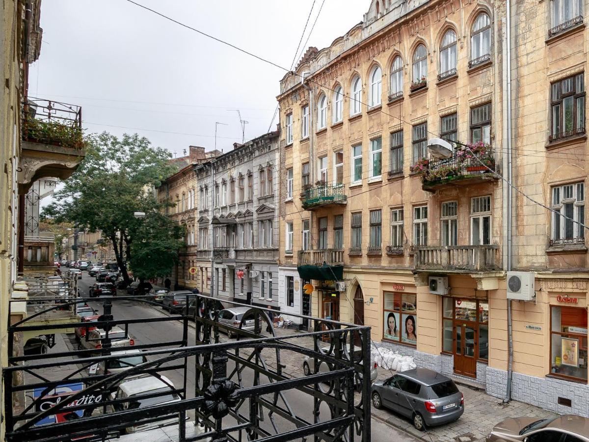 Golden Violin ! Apartments Lviv S Екстер'єр фото