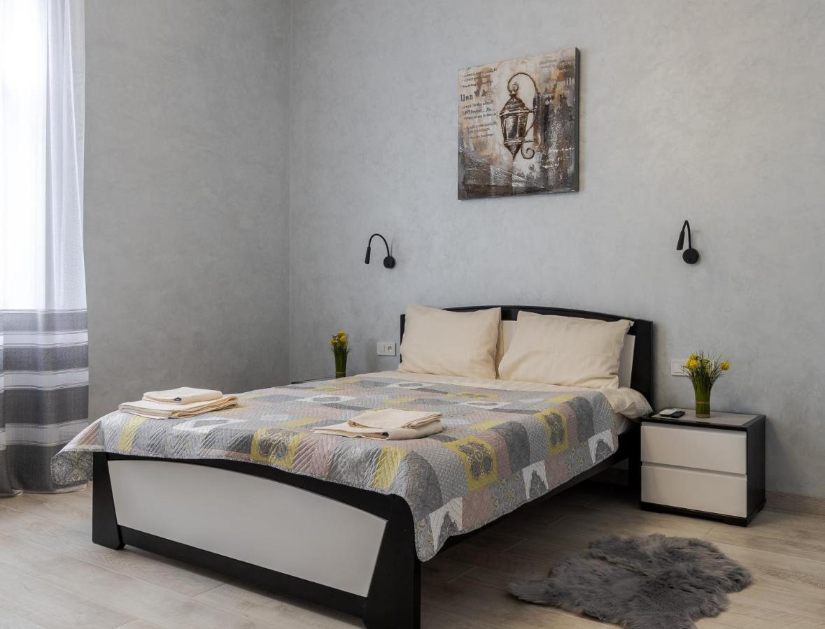 Golden Violin ! Apartments Lviv S Екстер'єр фото